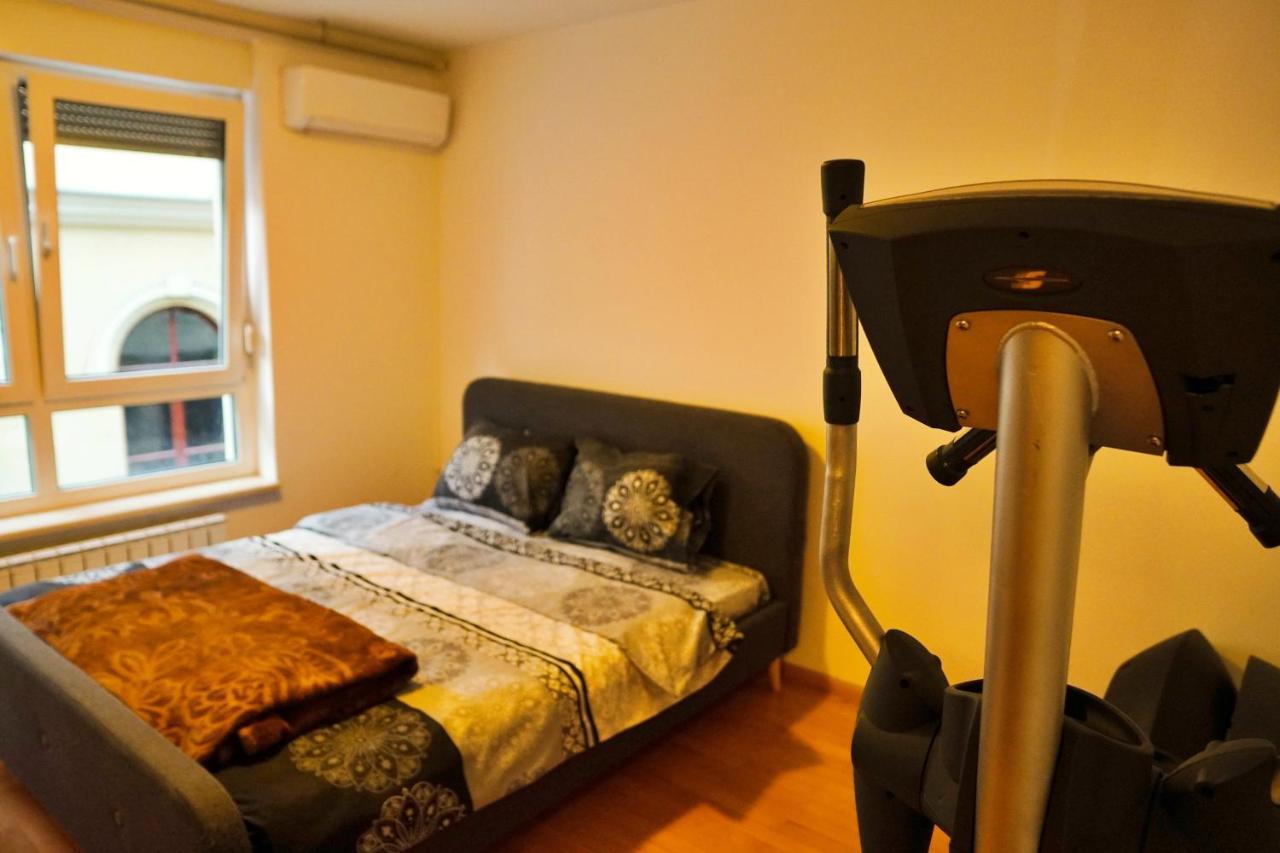 City Center Grand Apartment - Three-Bedroom, Free Parking Sarajevo Exterior photo