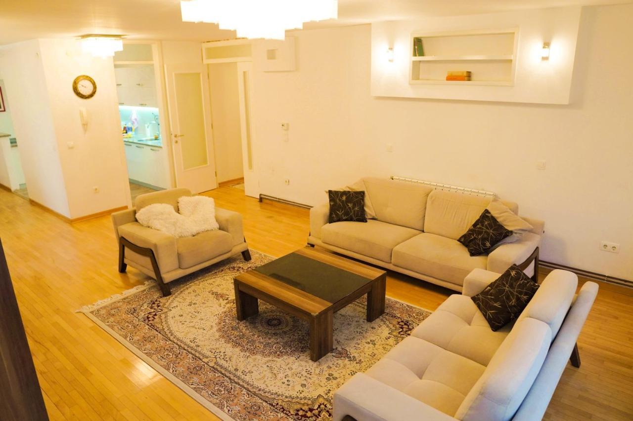 City Center Grand Apartment - Three-Bedroom, Free Parking Sarajevo Exterior photo